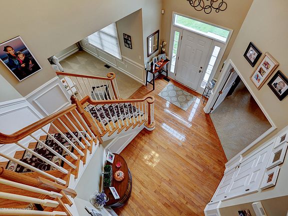 5th image of 462 Brentwood Ave
