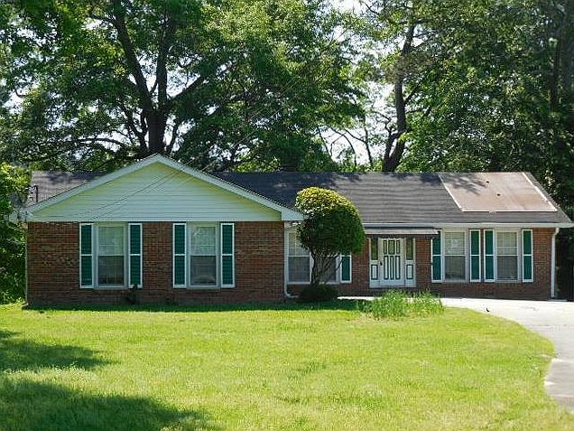 1st image of 2762 Lake Capri Dr