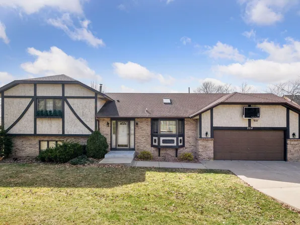 204 Sunset Blvd, Waconia, MN 55387