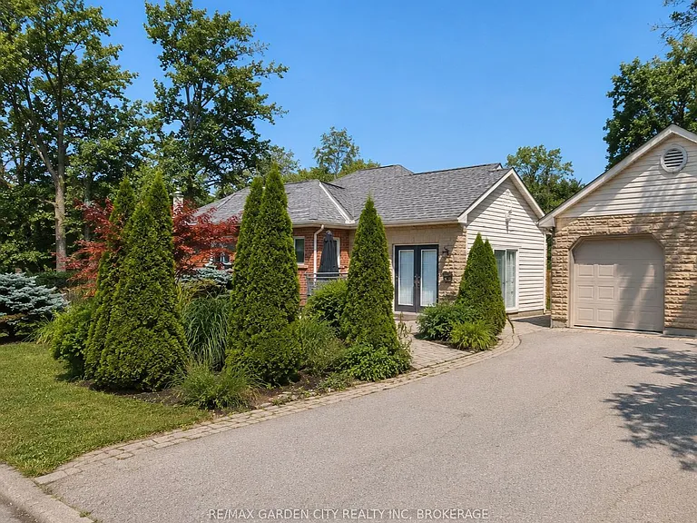 139 South Dr — Photo 3