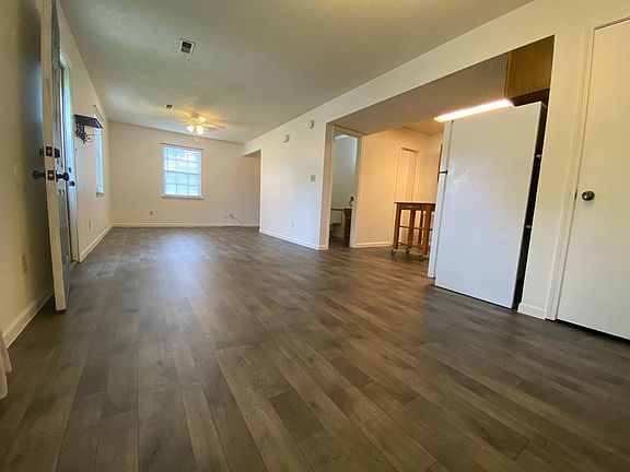 2nd image of 326 Kiowa St #B