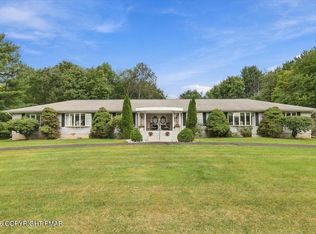 612 Sunlite Ln, Stroudsburg, PA 18360