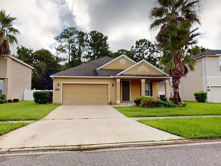 15707 Lexington Park Blvd — Photo 2