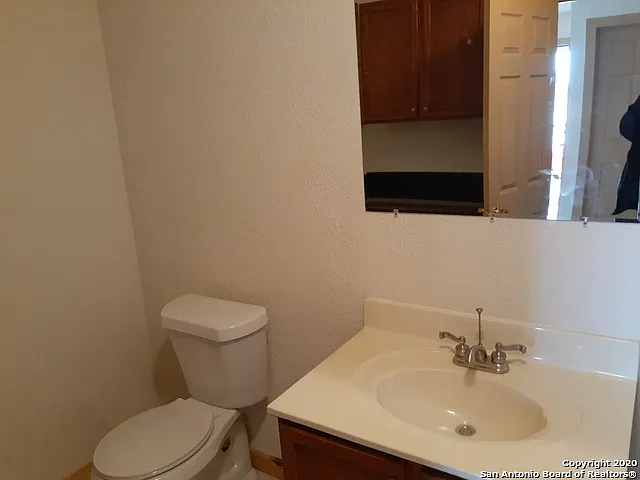 1114 S Loop 1604 E — Photo 16