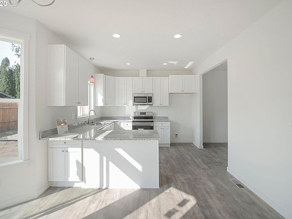 5th image of 227 Lexington Ave
