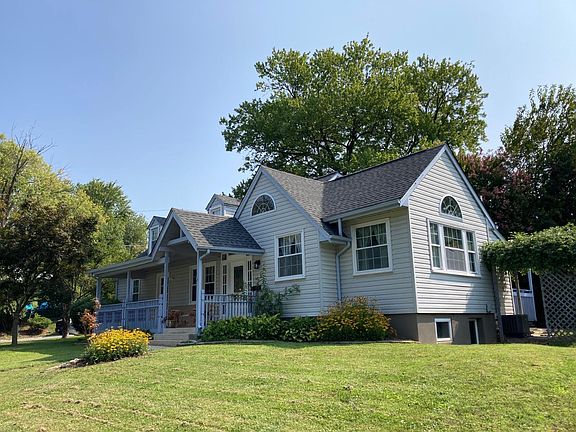 2nd image of 900 Gail Ave
