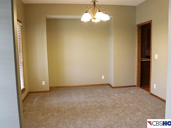 3rd image of 306 N 199th St