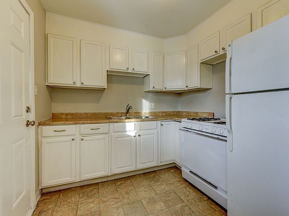 3rd image of 1869 W Mosier Pl #1877-A