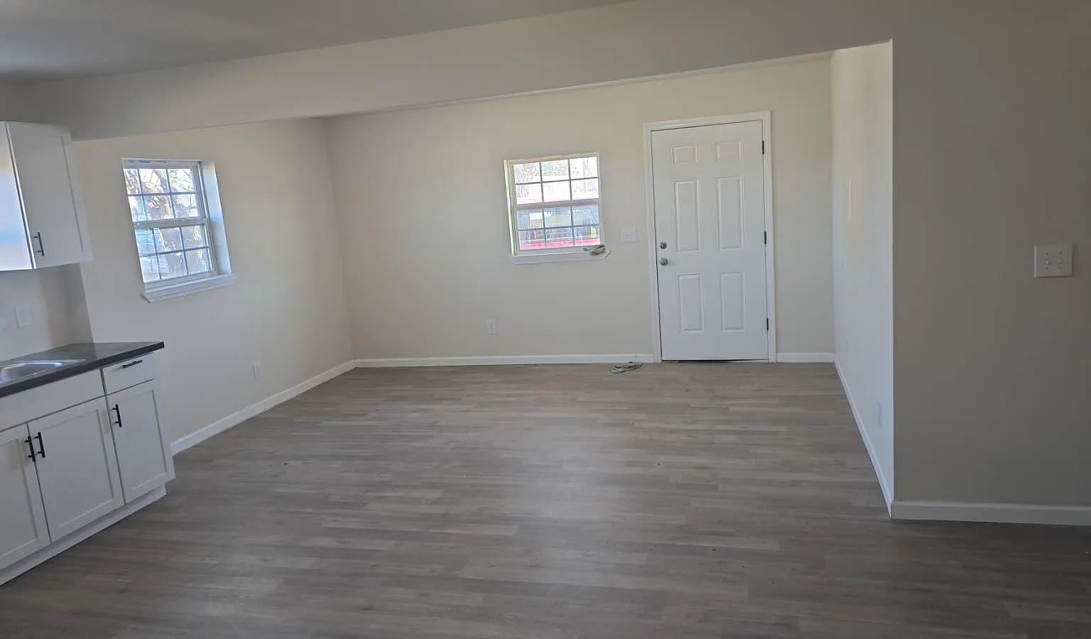 3301 Storey Ave - 3301 Storey Ave - Unit B — Photo 2