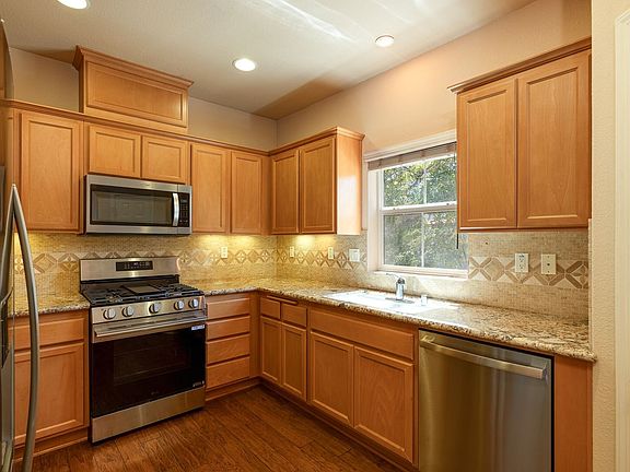 4th image of 3036 Moss Landing Blvd
