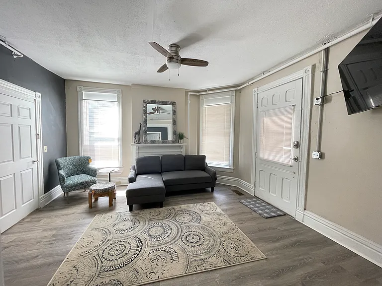 516 N Broadway #101 — Photo 11