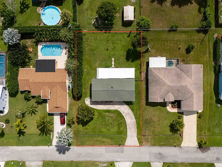 1881 SE Manth Ln — Photo 14