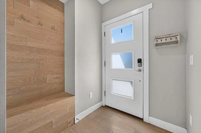 2809 W Parkside Pl — Photo 3