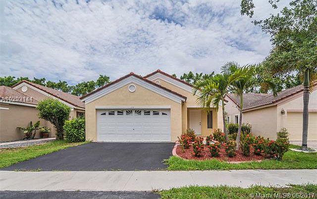 1st image of 858 San Remo Dr