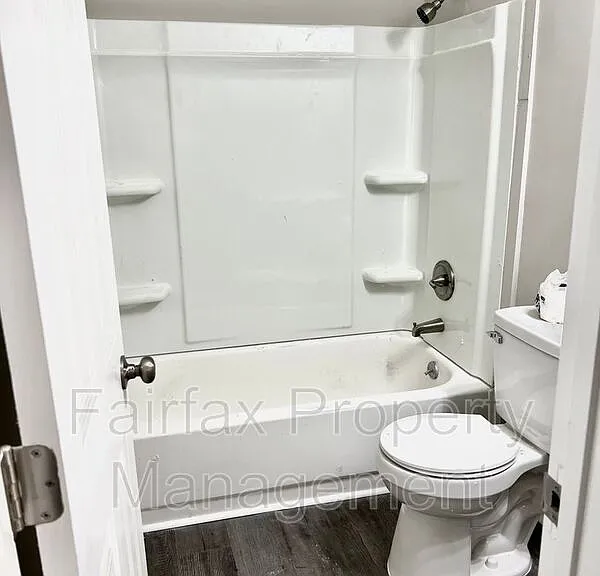 1112 E Lawson St #B — Photo 11