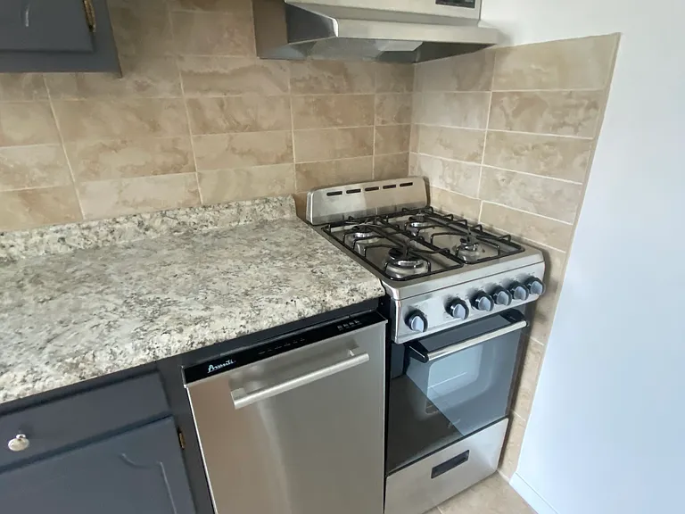 2224 Green St #4 — Photo 10