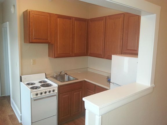 5th image of 141 5th Ave S APT 4