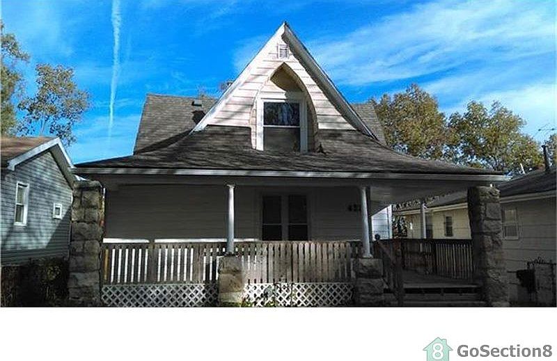 1st image of 423 N Oakley Ave