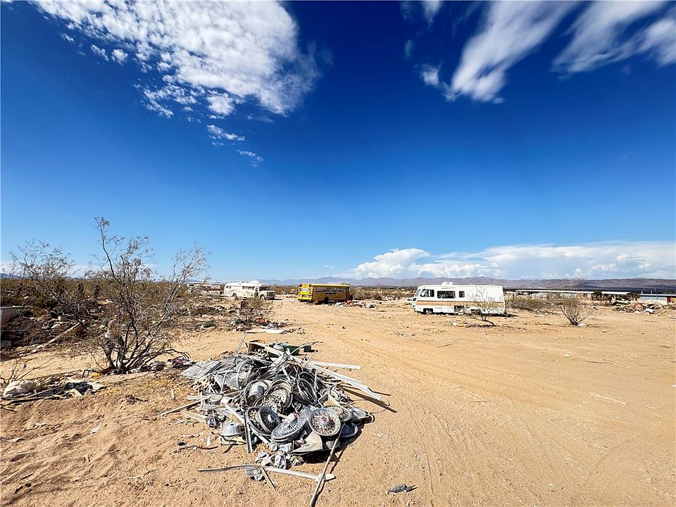 7th image of 2724 S Jade Road