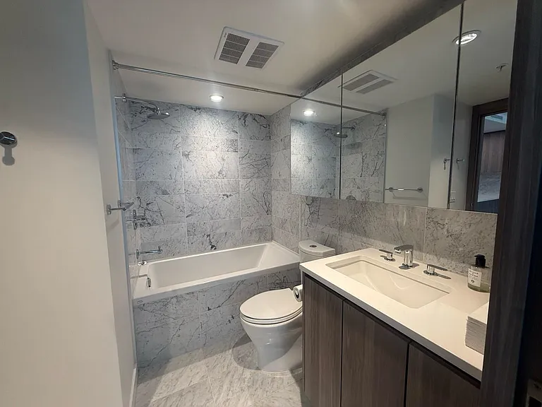 455 SW Marine Dr #509 — Photo 11