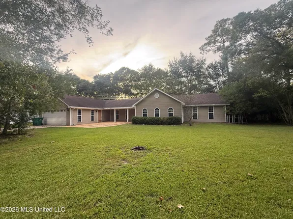 734 Akaka Ct, Diamondhead, MS 39525