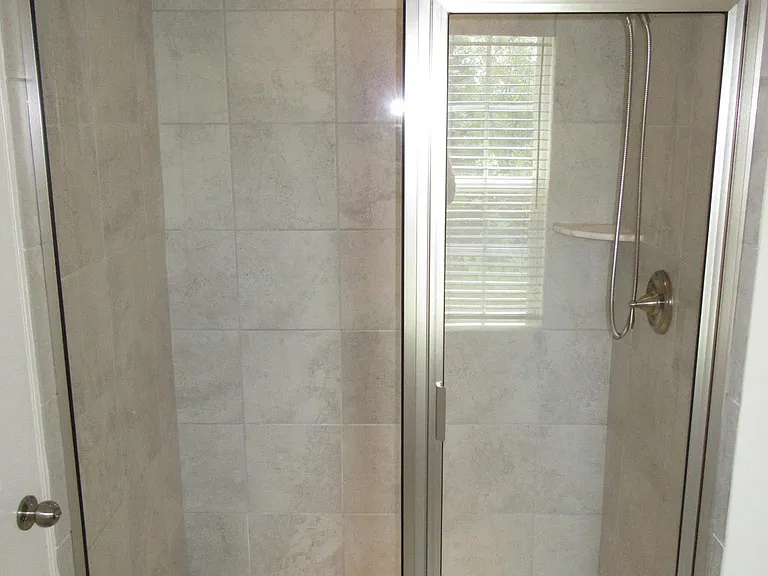220 Jenny Dr — Photo 8