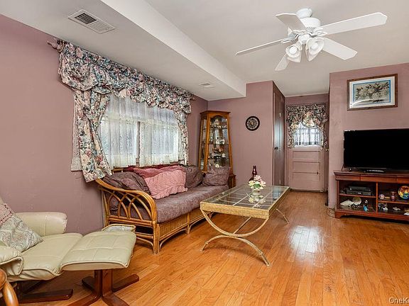 5th image of 15 Elaine Place