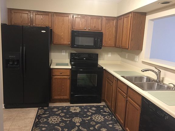 3rd image of 10442 Ravenbrook Ln