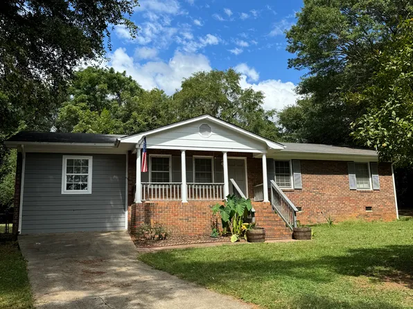 34 Oakland Cir, Hartwell, GA 30643