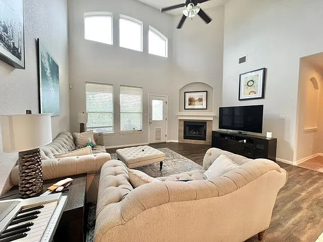 12709 Lee Park Ln — Photo 1