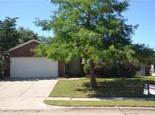 752 Raven Dr, Saginaw, TX 76131