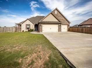 12220 NE Honey Badger Ln, Elgin, OK 73538