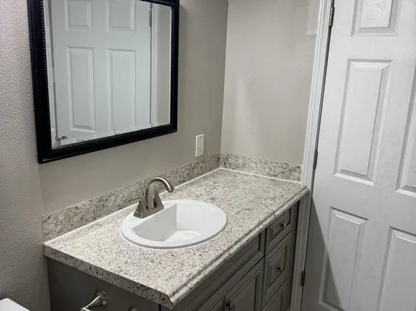 212 Hazelnut St, Denham Springs, LA 70726