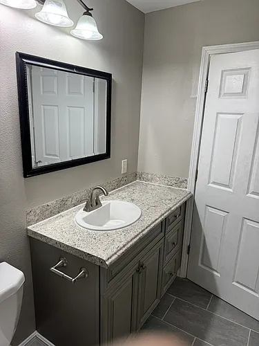 212 Hazelnut St Photo 1