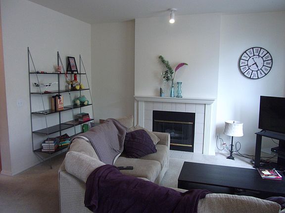 3rd image of 2066 Newport Way NW