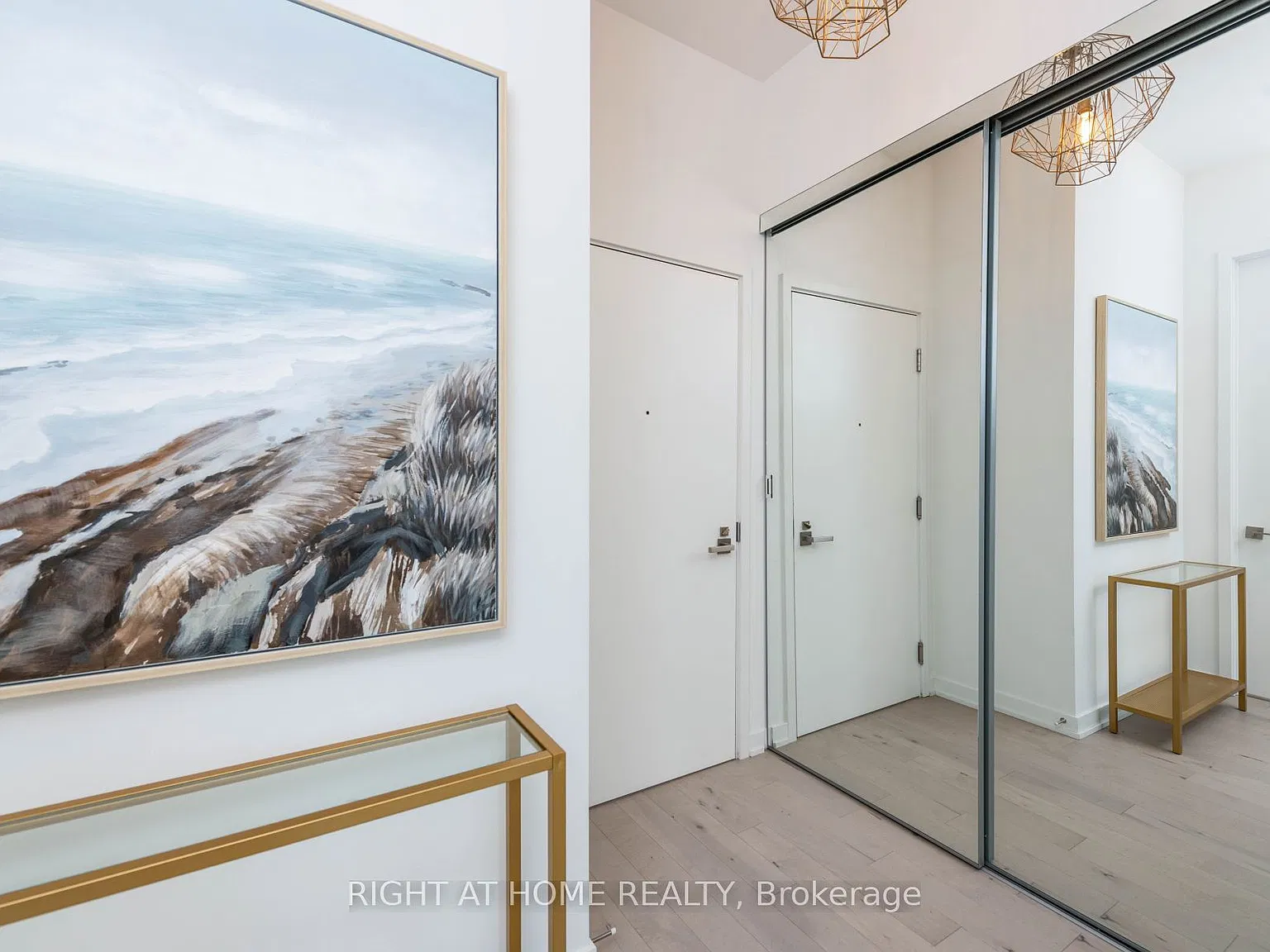 3 bed, $5,800 — Photo 2