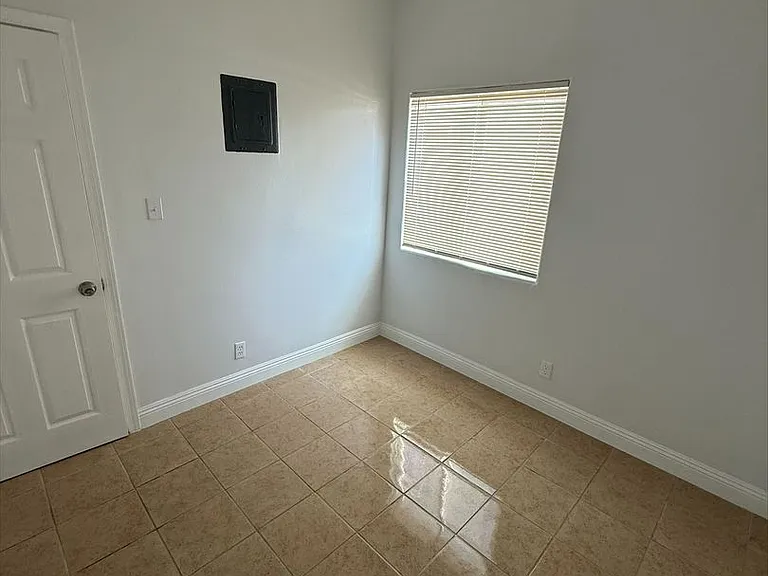 842 Alamitos Ave — Photo 92