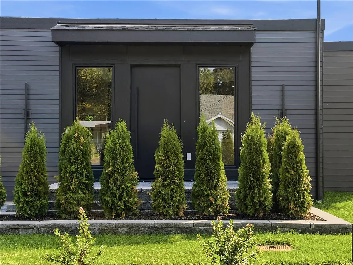 6 bed, 4250 sqft, $6,950 — Photo 4