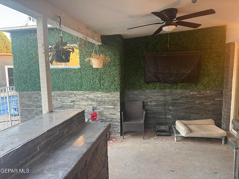 6437 Dawn Dr — Photo 8