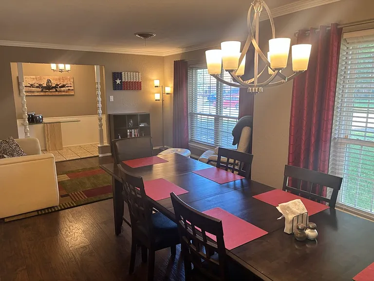 2418 Helena Cir — Photo 3