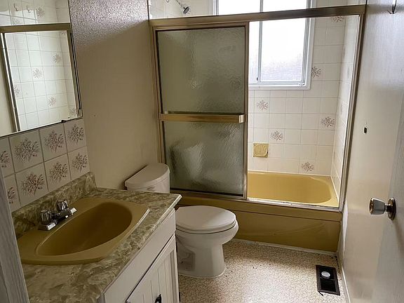 5th image of 7151 Francis Rd