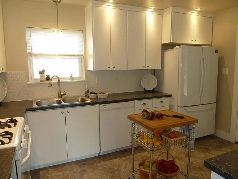 2303 Devonshire Dr — Photo 7