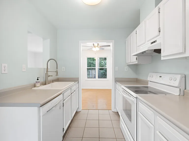 337 Hutton Cir — Photo 8