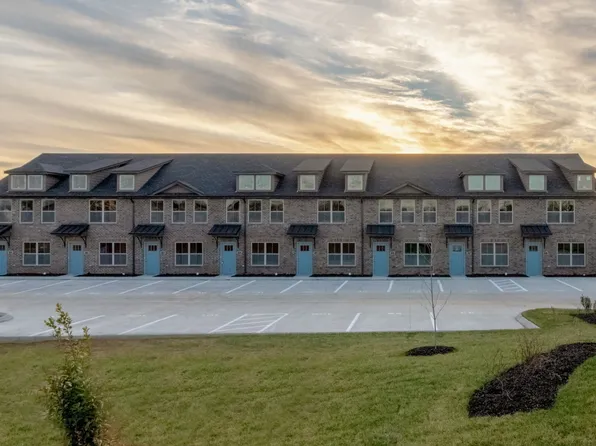 1000 Henry Place Blvd Unit 807, Clarksville, TN 37042