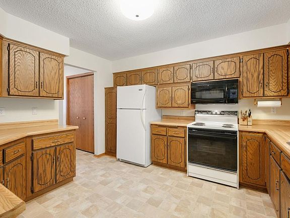4th image of 6211 177th Ave NW