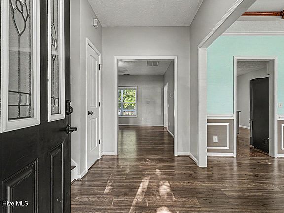 4th image of 544 Asheford Way