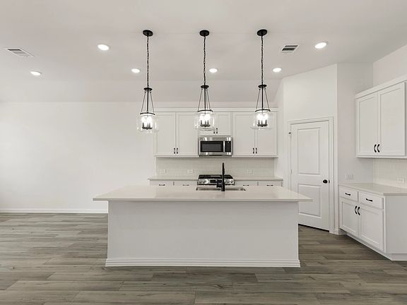 4th image of 729 Waterhouse Lake Dr