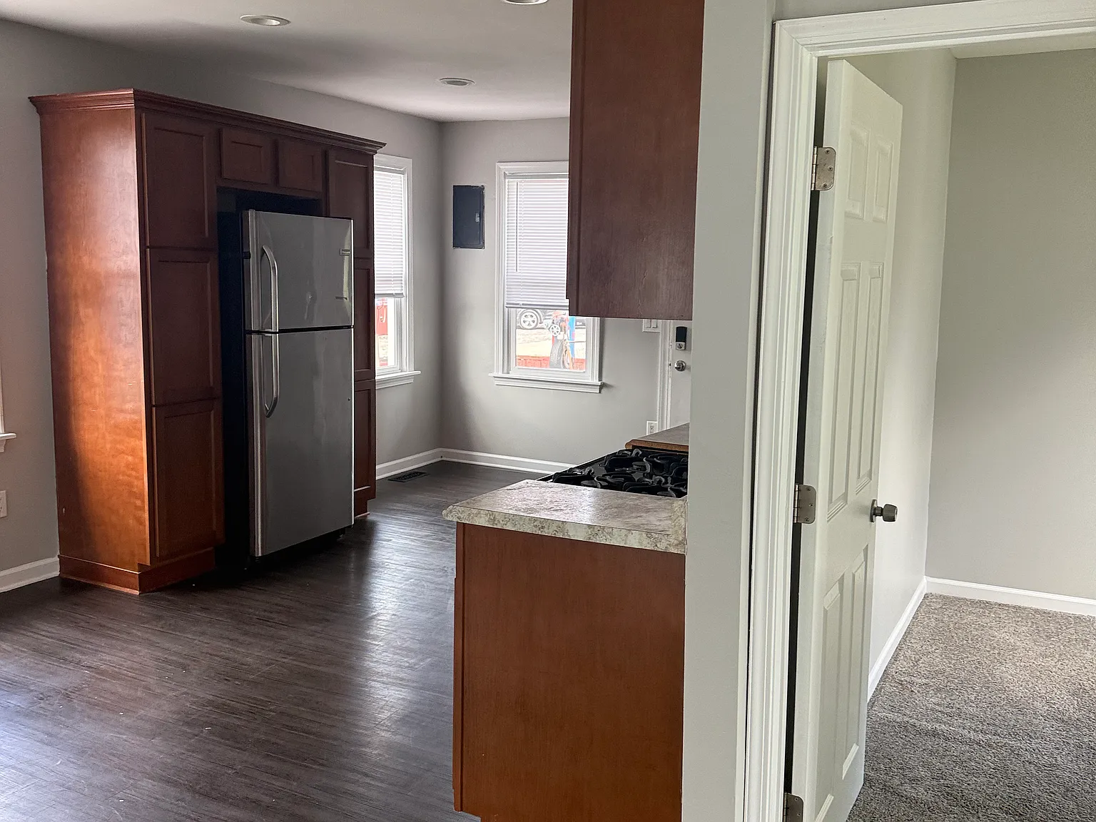 2 bed, 1000 sqft, $1,800 — Photo 3