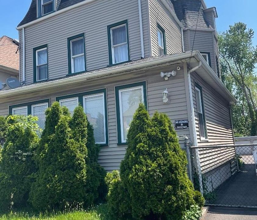 1st image of 218 Orchard St