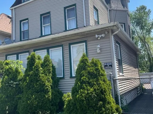 218 Orchard St, Elizabeth City, NJ 07208